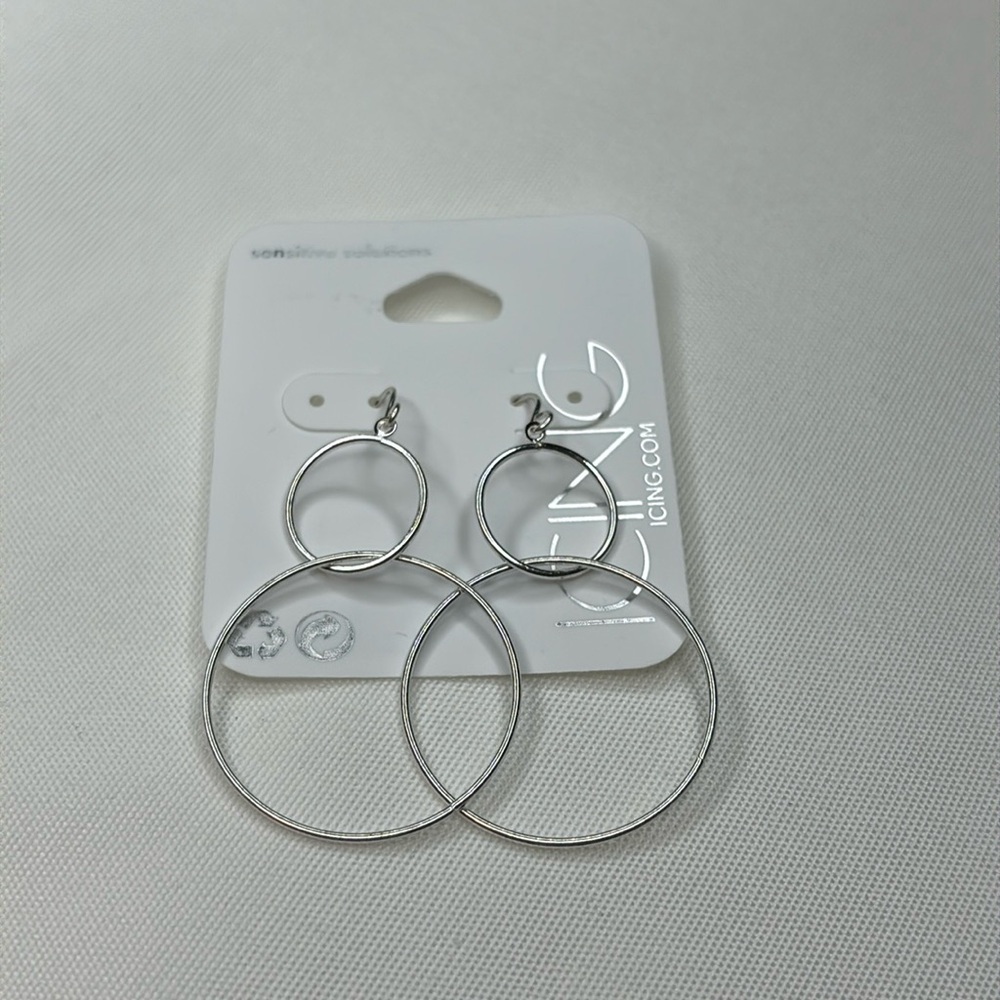 Icing Circle Dangle Earrings Silver